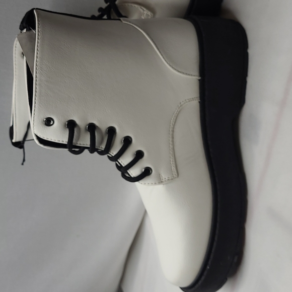 CHARLES ALBERT Platform Lug Combat Louisa Boot Size 8 New - Picture 5 of 12